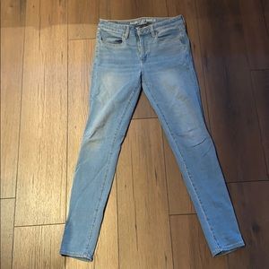 american eagle stretchy jeans (light wash)